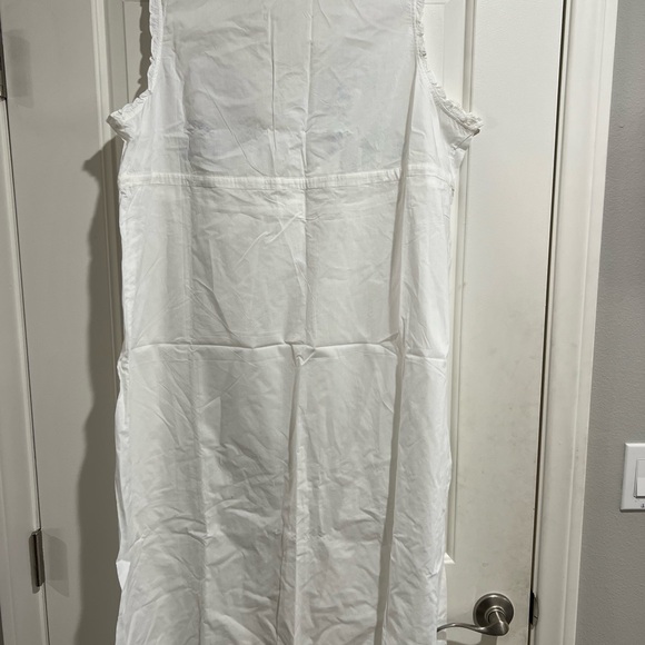 White Sleeveless with Blue Floral Embroidery Nightgown - Picture 3 of 4